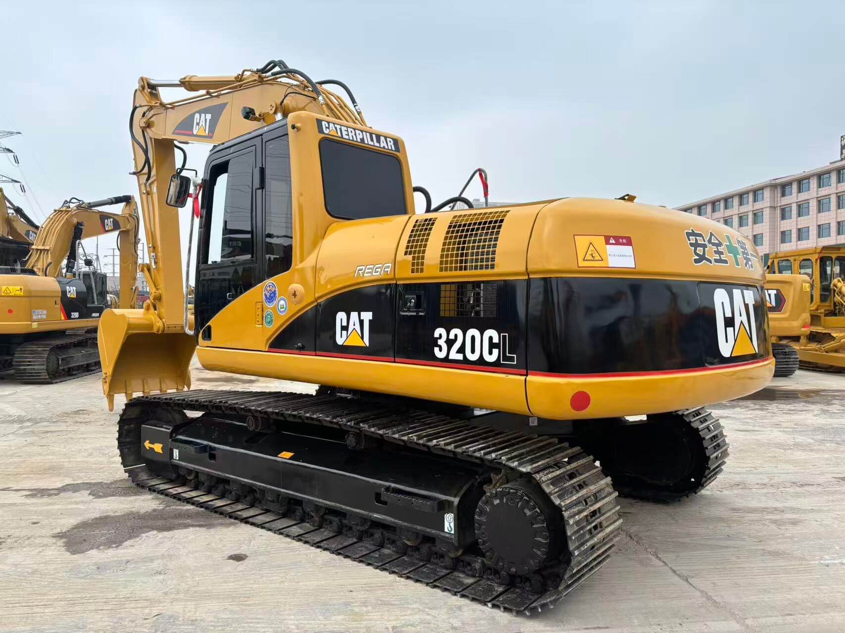 CAT 320CL main